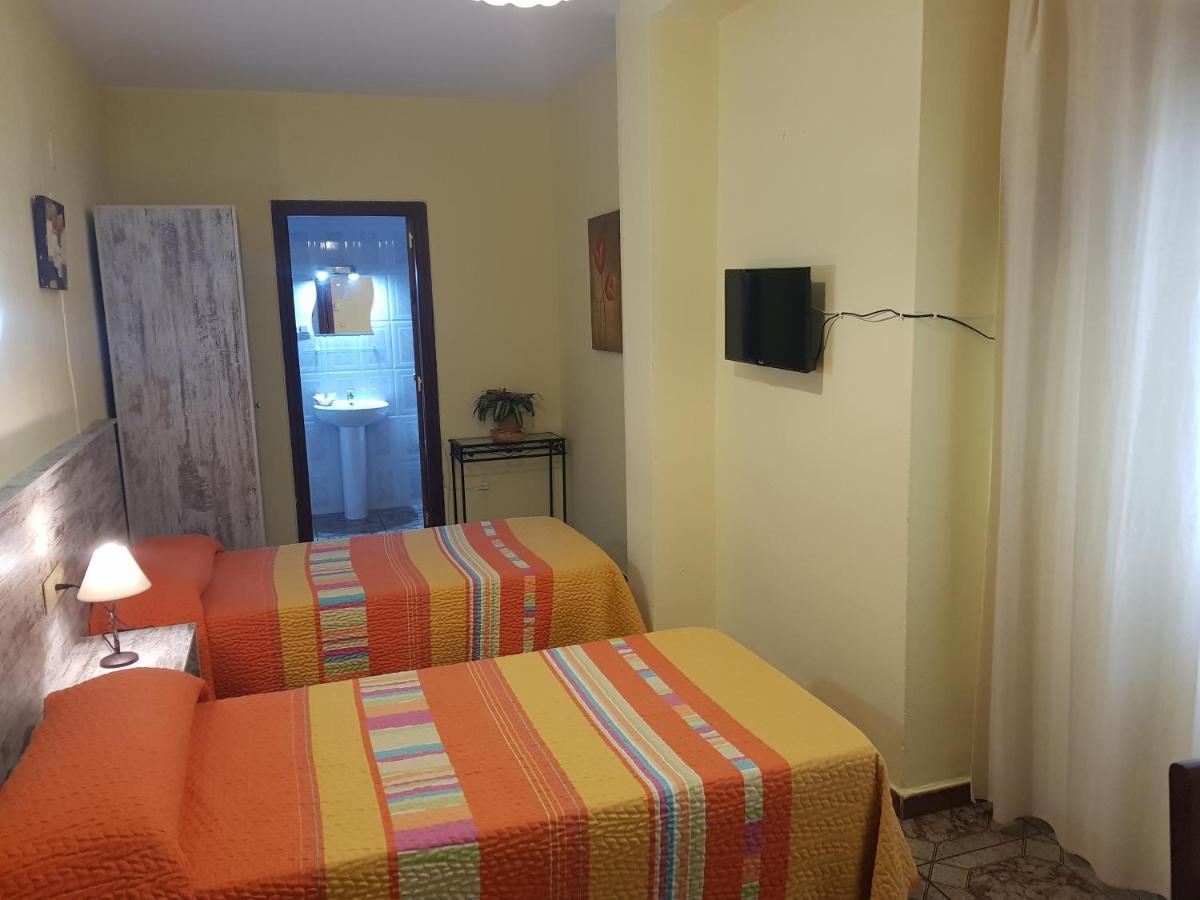 Hostal Virgen Del Rocio Ronda Kültér fotó