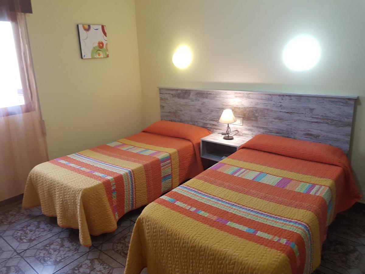 Hostal Virgen Del Rocio Ronda Kültér fotó